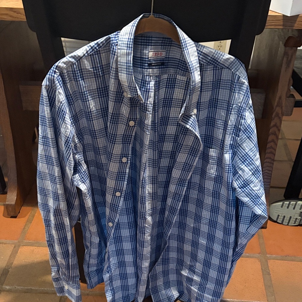 Izod Men's Casual Blue Checkered Shirt